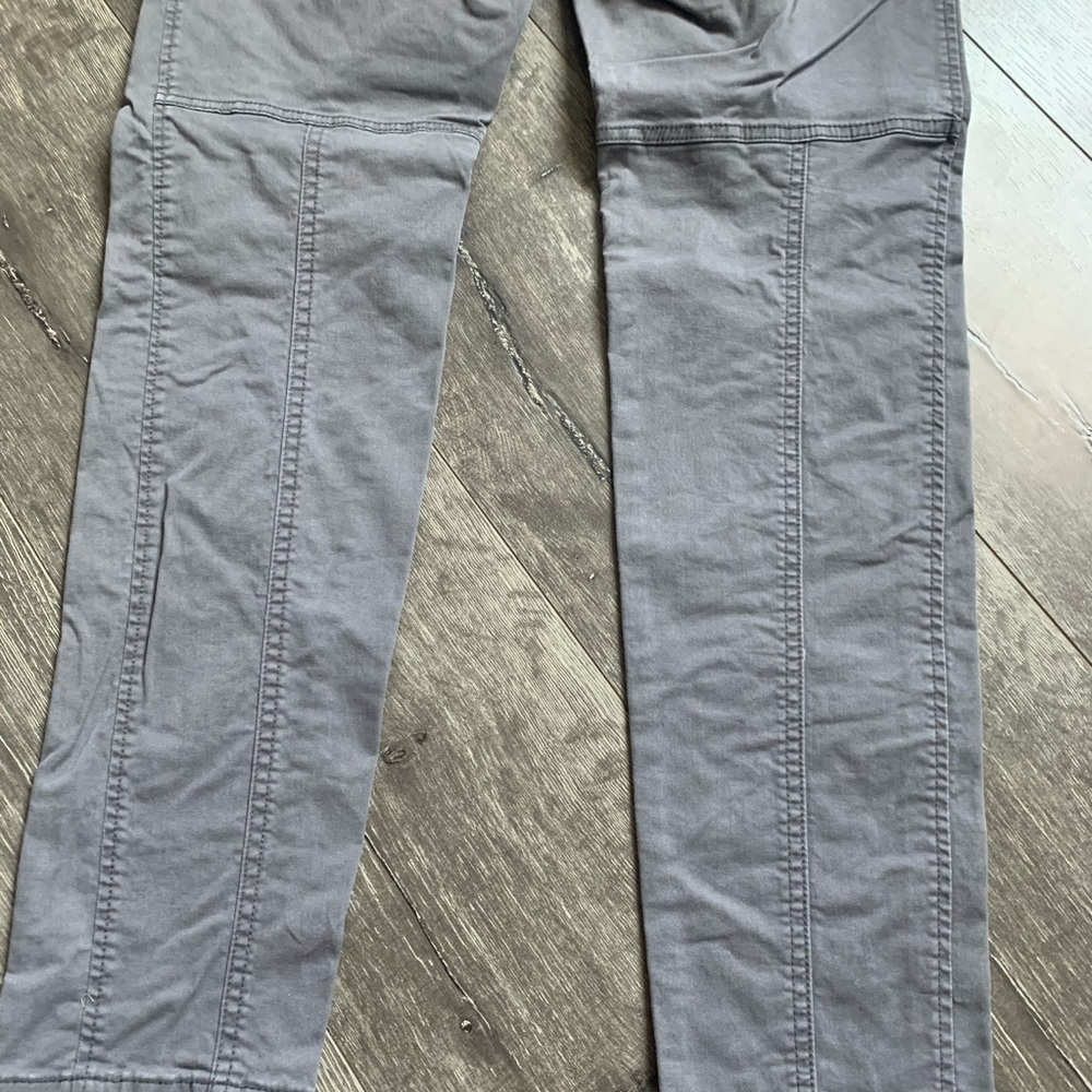 GAP - Picture 4 of 7